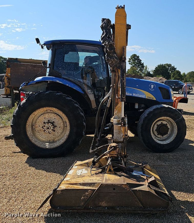 image for item NX9302 2010 New Holland  T6030 MFWD tractor