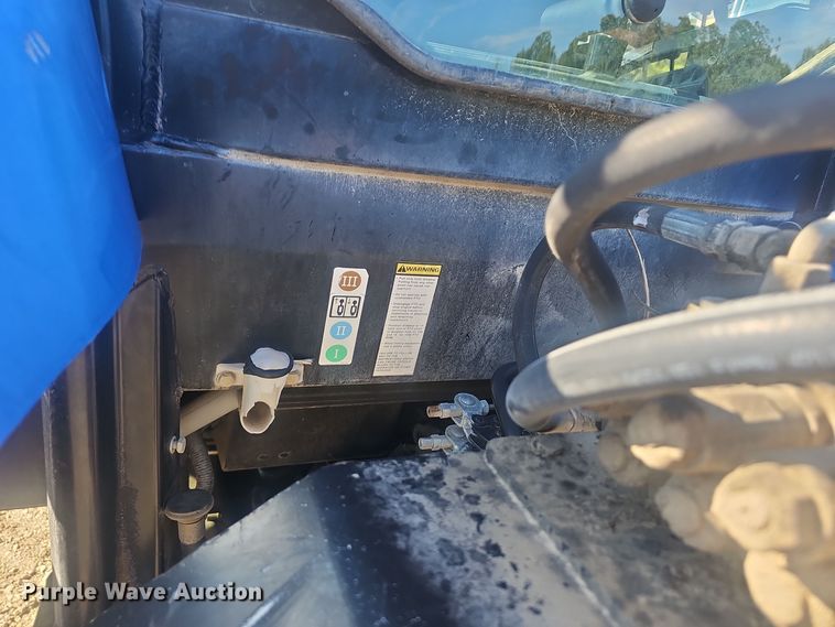 image for item NX9302 2010 New Holland  T6030 MFWD tractor