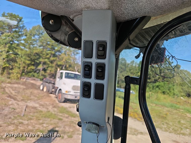 image for item NX9302 2010 New Holland  T6030 MFWD tractor