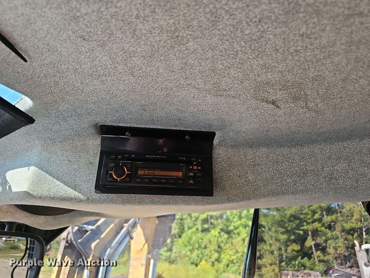 image for item NX9302 2010 New Holland  T6030 MFWD tractor