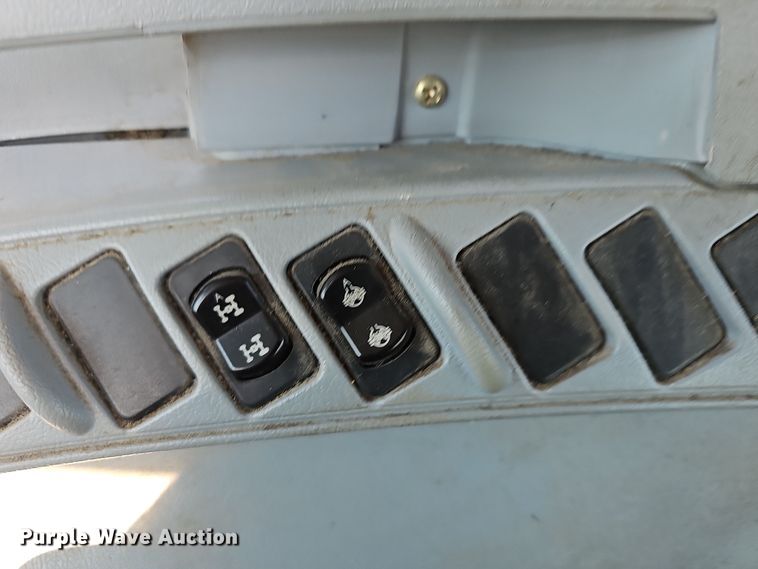 image for item NX9302 2010 New Holland  T6030 MFWD tractor