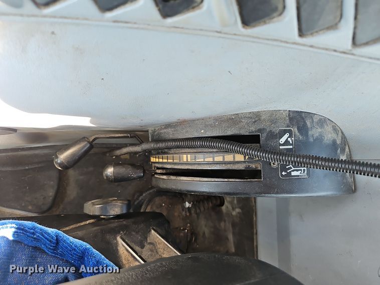 image for item NX9302 2010 New Holland  T6030 MFWD tractor