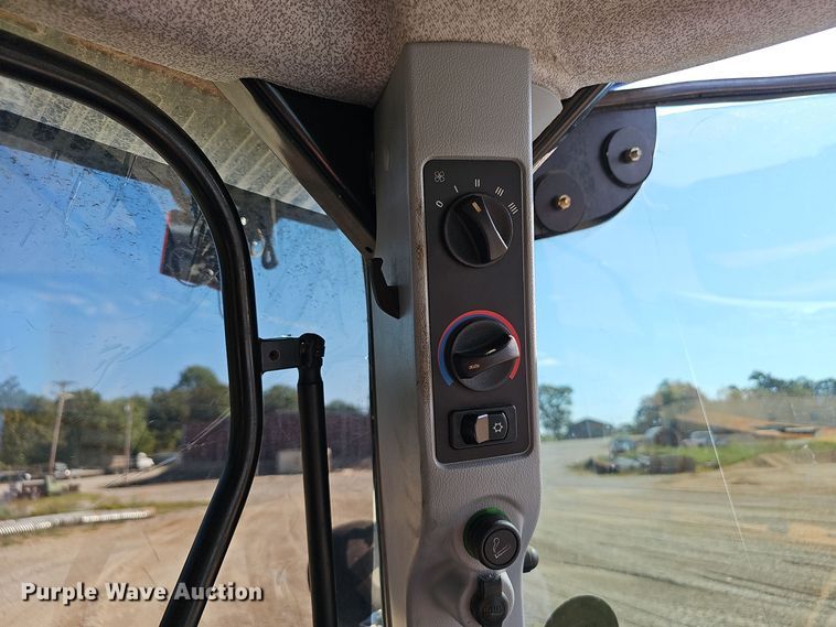 image for item NX9302 2010 New Holland  T6030 MFWD tractor