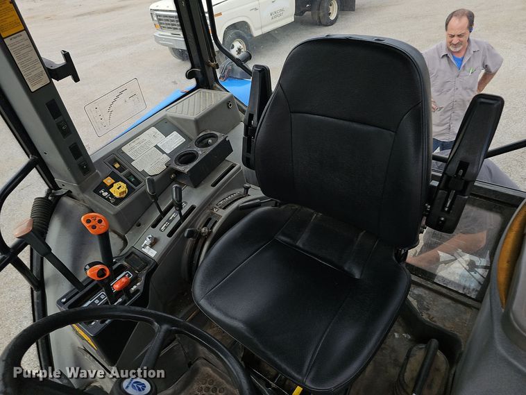 image for item NX9323 Ford 7740 SLE MFWD tractor