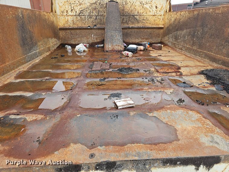 image for item NX9341 2005 Chevrolet C6500 dump truck