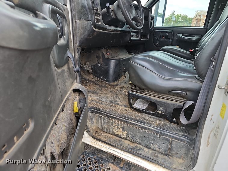 image for item NX9341 2005 Chevrolet C6500 dump truck