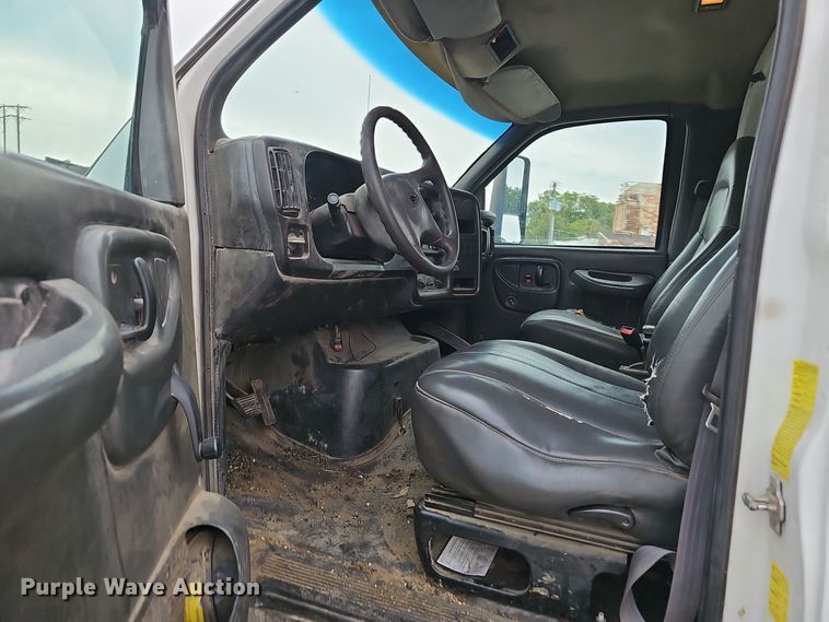 image for item NX9341 2005 Chevrolet C6500 dump truck