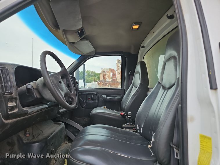 image for item NX9341 2005 Chevrolet C6500 dump truck