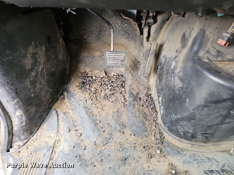 image for item NX9341 2005 Chevrolet C6500 dump truck