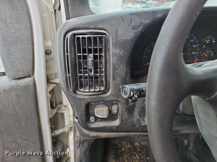 image for item NX9341 2005 Chevrolet C6500 dump truck