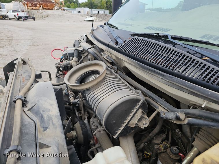 image for item NX9341 2005 Chevrolet C6500 dump truck