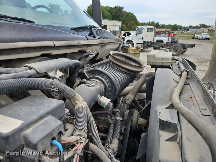 image for item NX9341 2005 Chevrolet C6500 dump truck