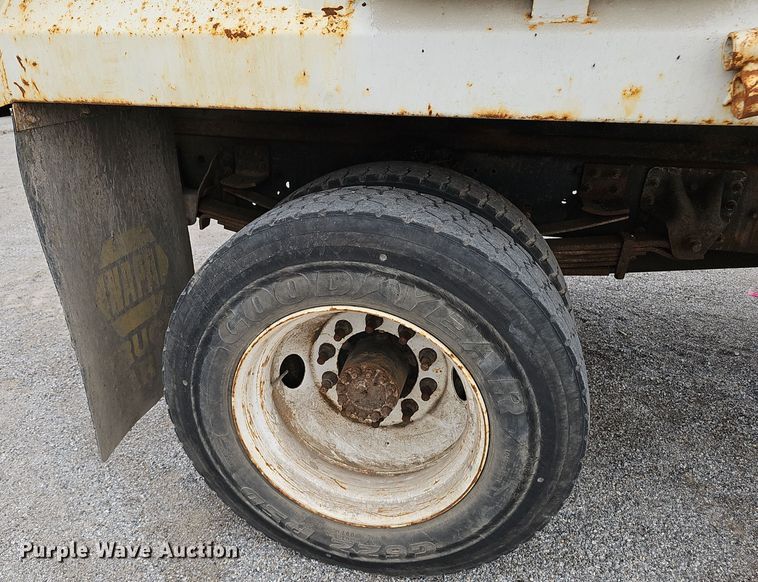 image for item NX9341 2005 Chevrolet C6500 dump truck