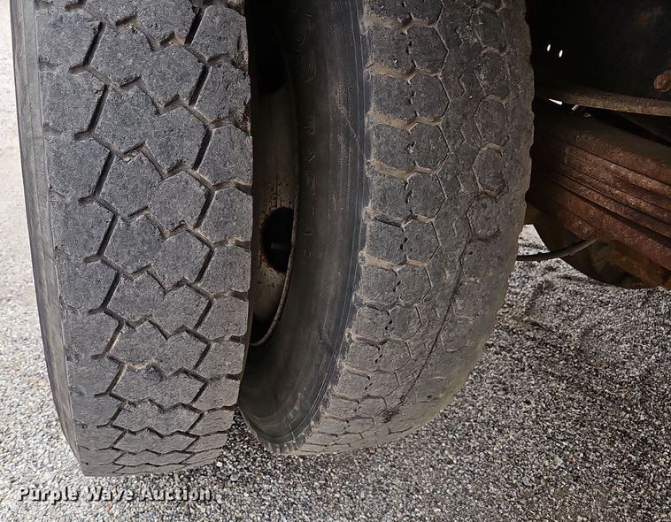 image for item NX9341 2005 Chevrolet C6500 dump truck