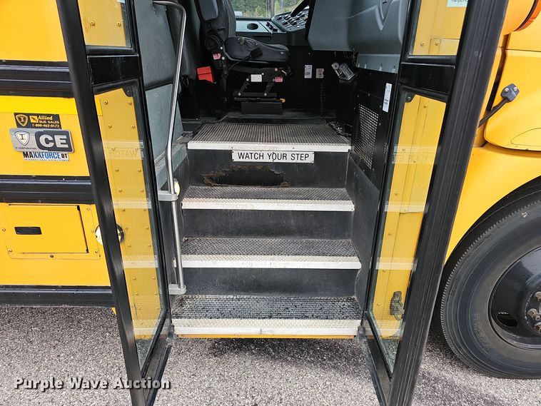 image for item NX9386 2013 IC CE school bus