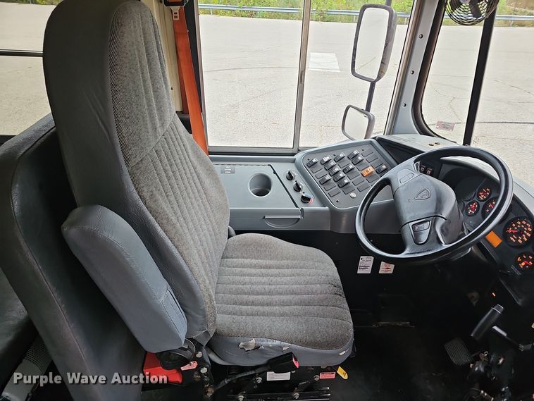 image for item NX9386 2013 IC CE school bus