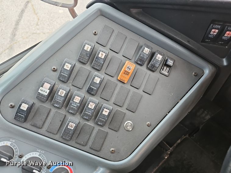 image for item NX9386 2013 IC CE school bus