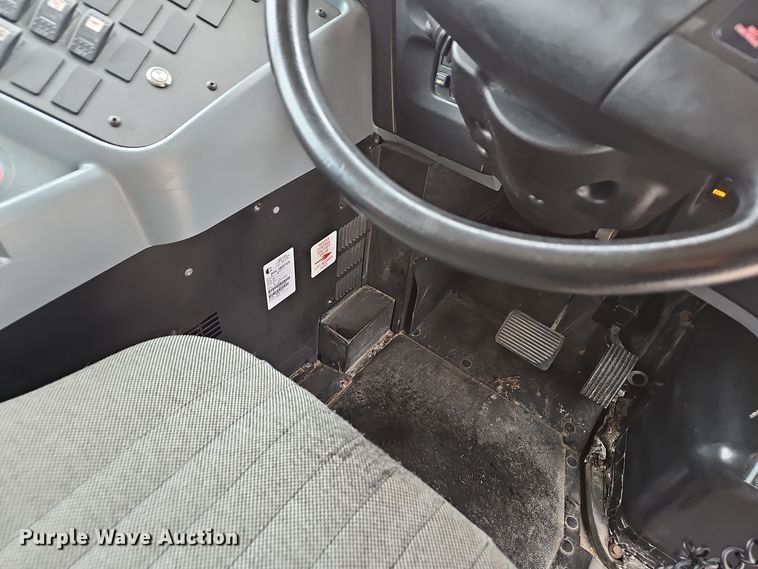 image for item NX9386 2013 IC CE school bus