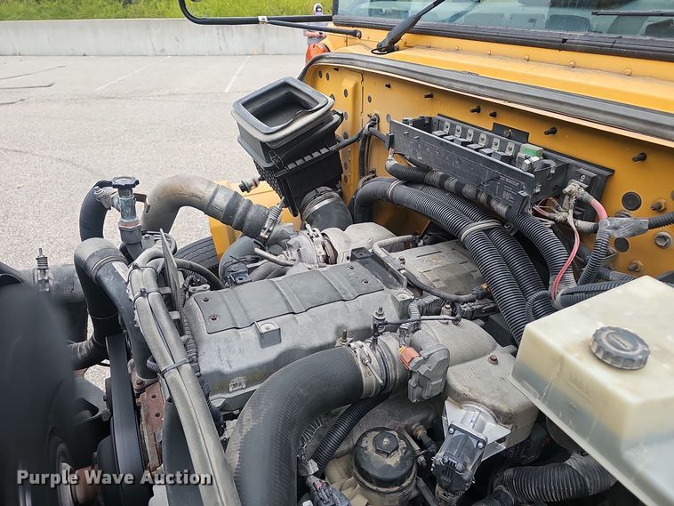 image for item NX9386 2013 IC CE school bus