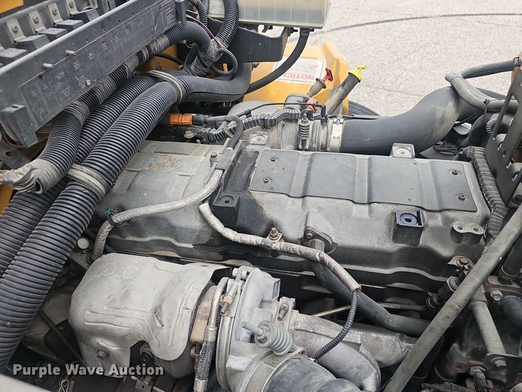 image for item NX9386 2013 IC CE school bus