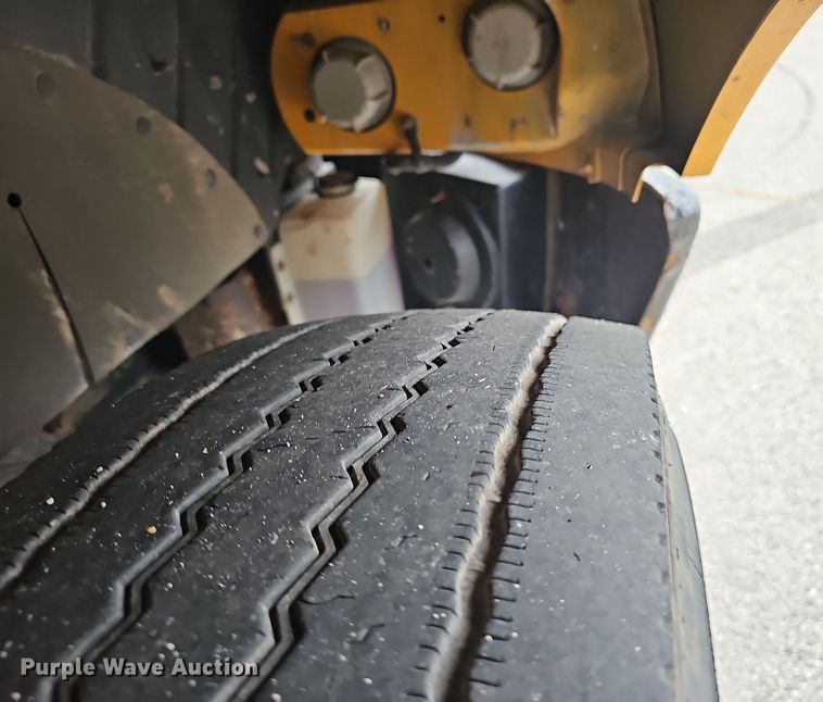 image for item NX9386 2013 IC CE school bus