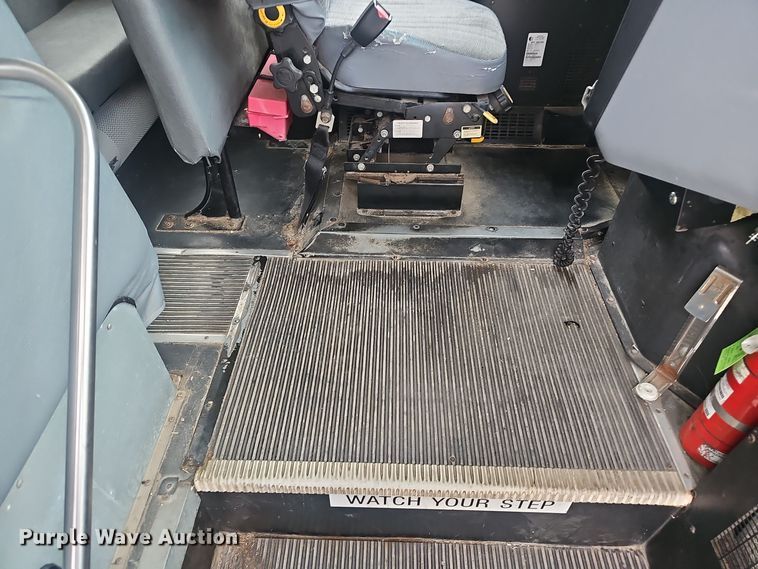 image for item NX9387 2008 International  CE300 school bus