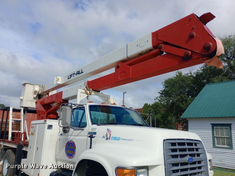 image for item NY9508 1995 Ford F800 bucket truck