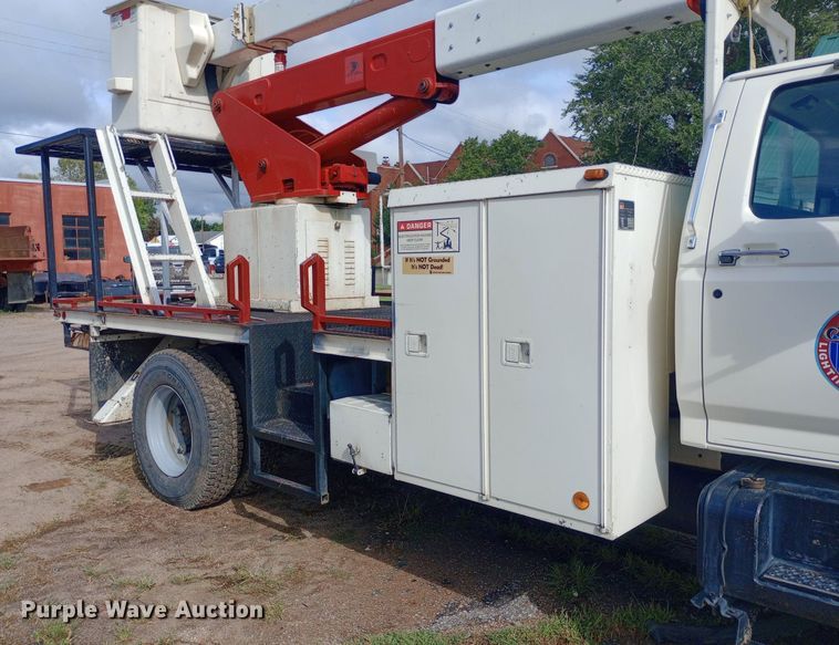 image for item NY9508 1995 Ford F800 bucket truck