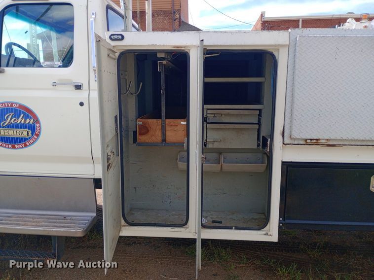 image for item NY9508 1995 Ford F800 bucket truck