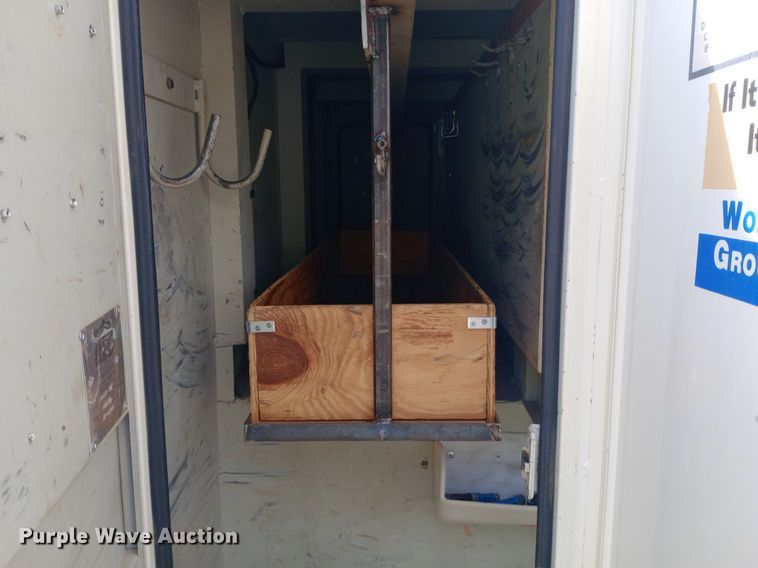 image for item NY9508 1995 Ford F800 bucket truck