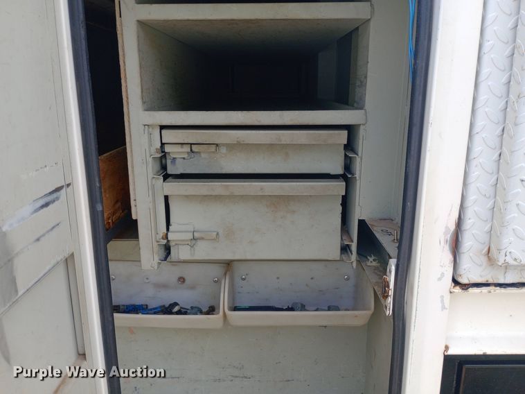 image for item NY9508 1995 Ford F800 bucket truck