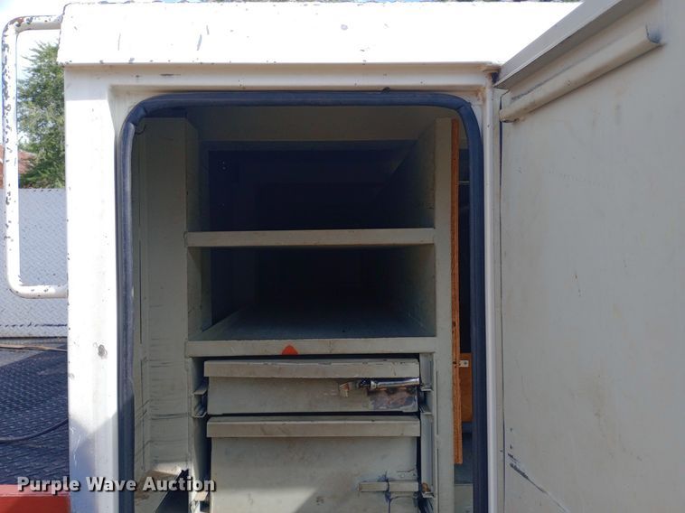 image for item NY9508 1995 Ford F800 bucket truck