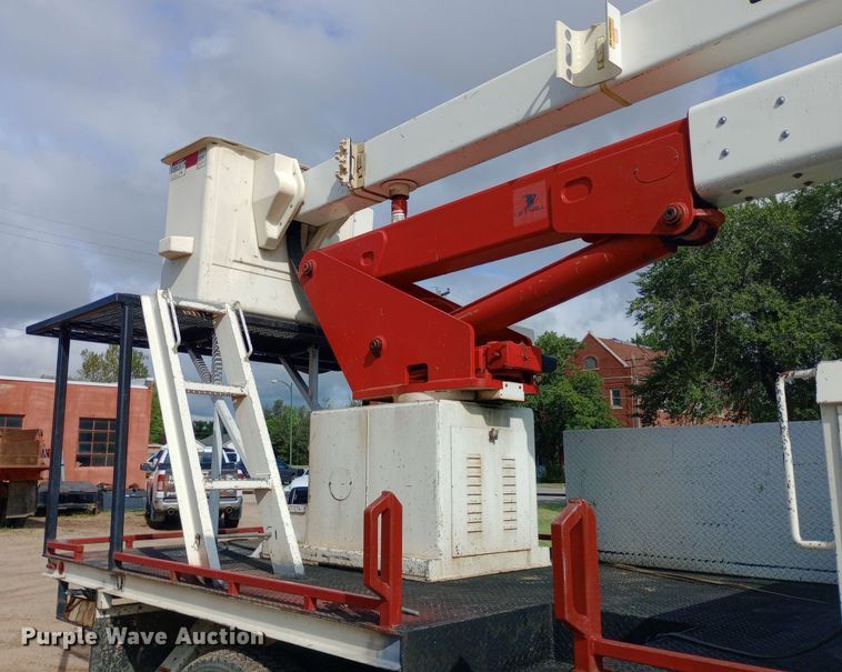 image for item NY9508 1995 Ford F800 bucket truck