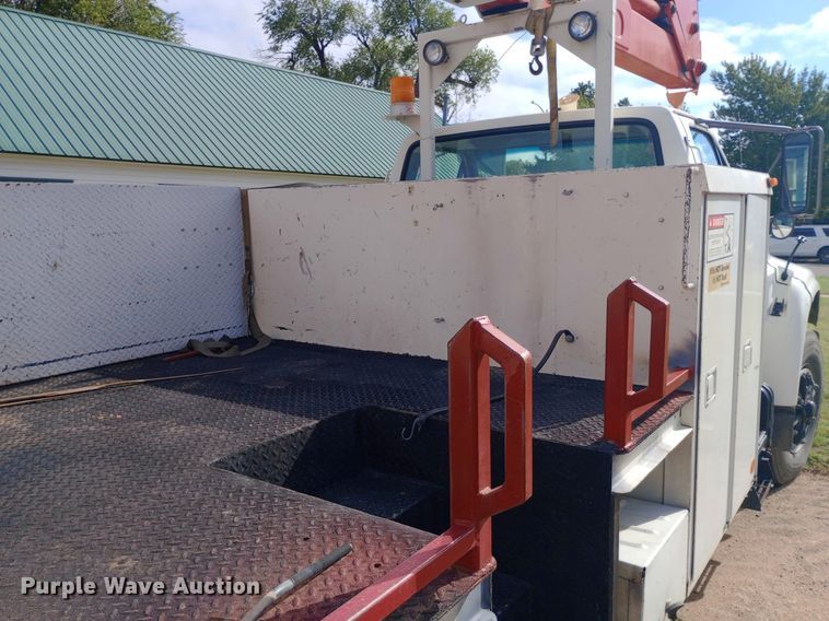 image for item NY9508 1995 Ford F800 bucket truck