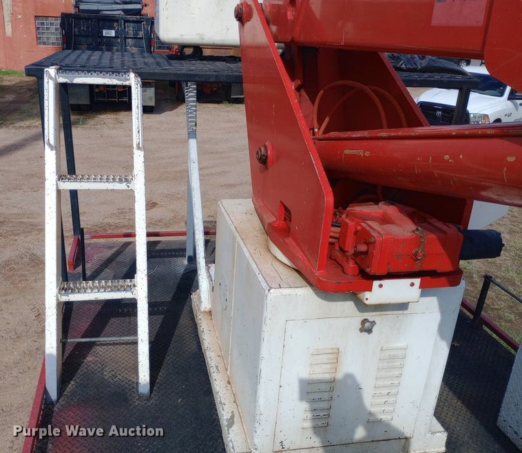 image for item NY9508 1995 Ford F800 bucket truck