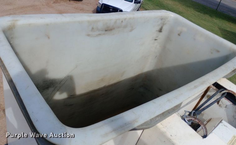 image for item NY9508 1995 Ford F800 bucket truck