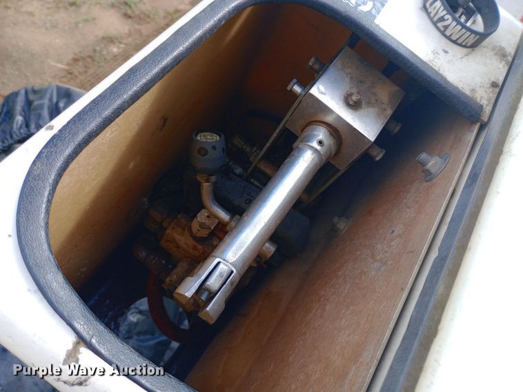 image for item NY9508 1995 Ford F800 bucket truck