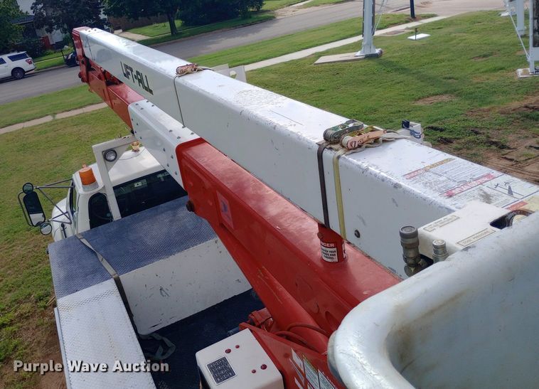 image for item NY9508 1995 Ford F800 bucket truck