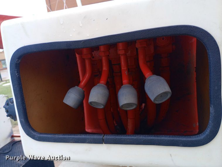 image for item NY9508 1995 Ford F800 bucket truck