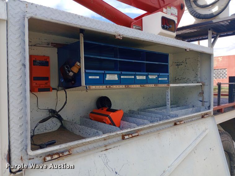 image for item NY9508 1995 Ford F800 bucket truck