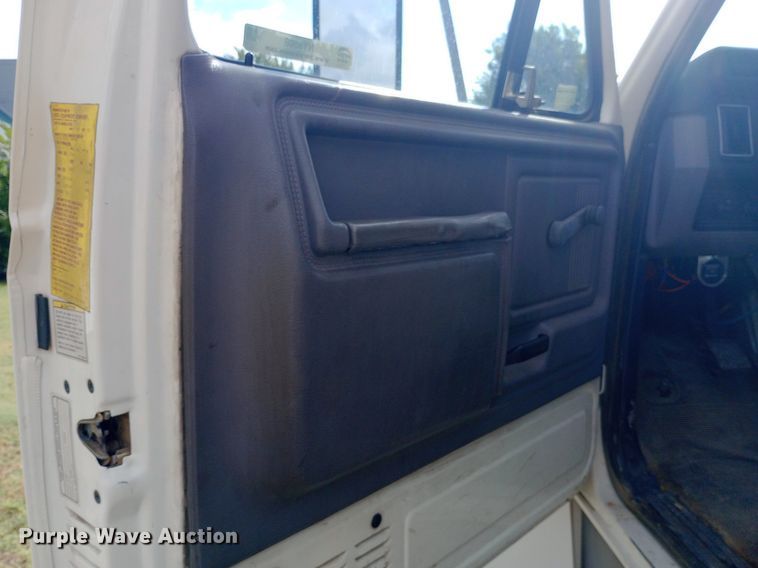 image for item NY9508 1995 Ford F800 bucket truck