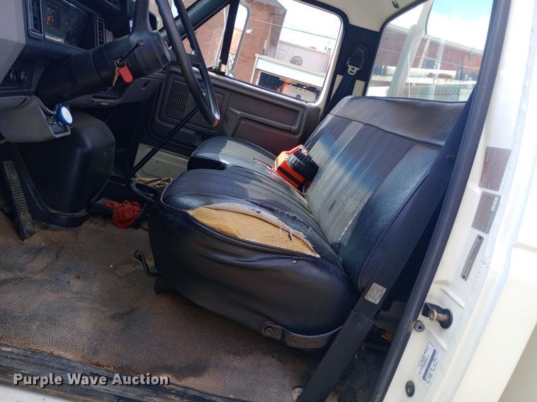 image for item NY9508 1995 Ford F800 bucket truck