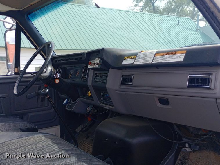 image for item NY9508 1995 Ford F800 bucket truck