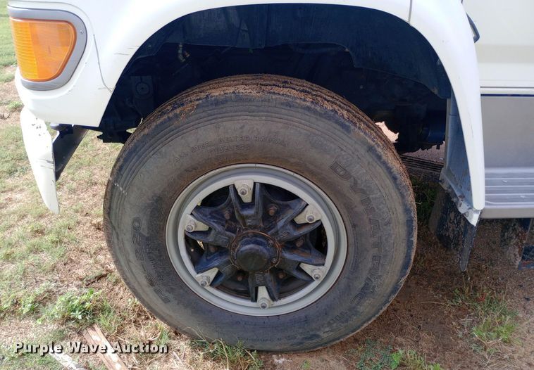 image for item NY9508 1995 Ford F800 bucket truck