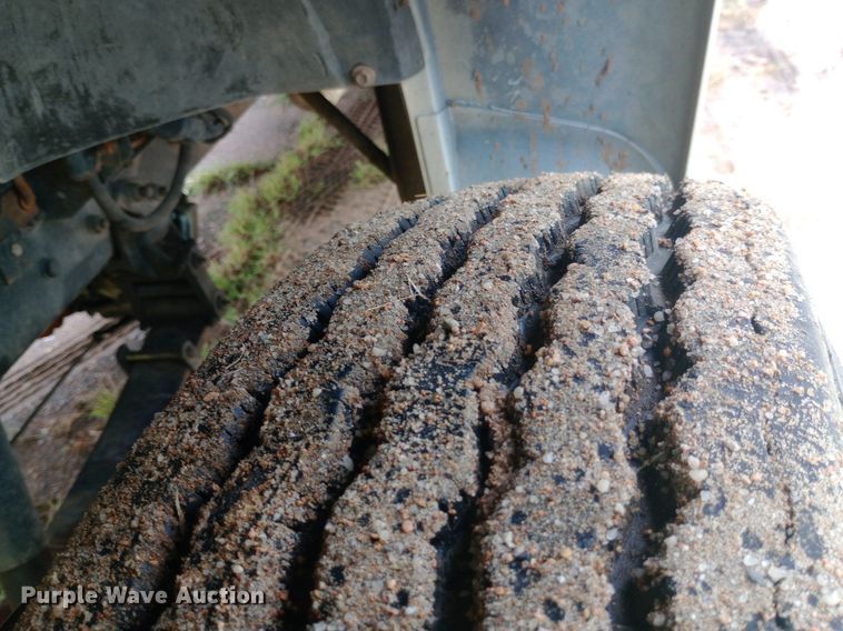 image for item NY9508 1995 Ford F800 bucket truck