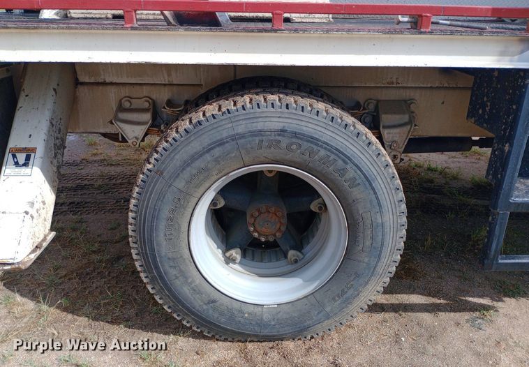 image for item NY9508 1995 Ford F800 bucket truck