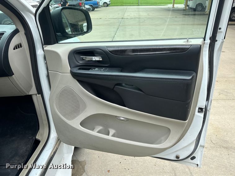 image for item OF9738 2015 Dodge Grand Caravan  handicap accessible van