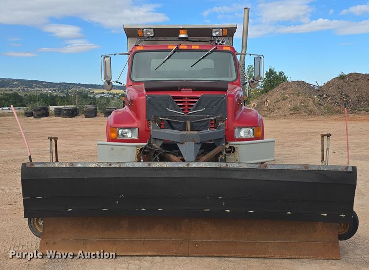 image for item OH9766 2001 International  4800 dump truck