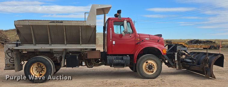 image for item OH9766 2001 International  4800 dump truck