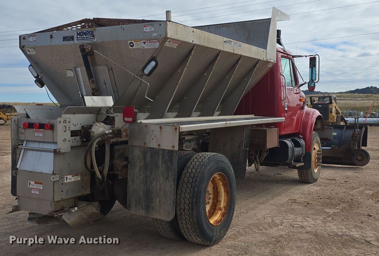 image for item OH9766 2001 International  4800 dump truck